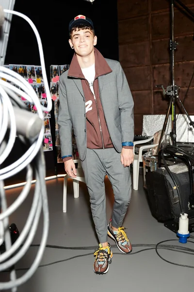 Look 20